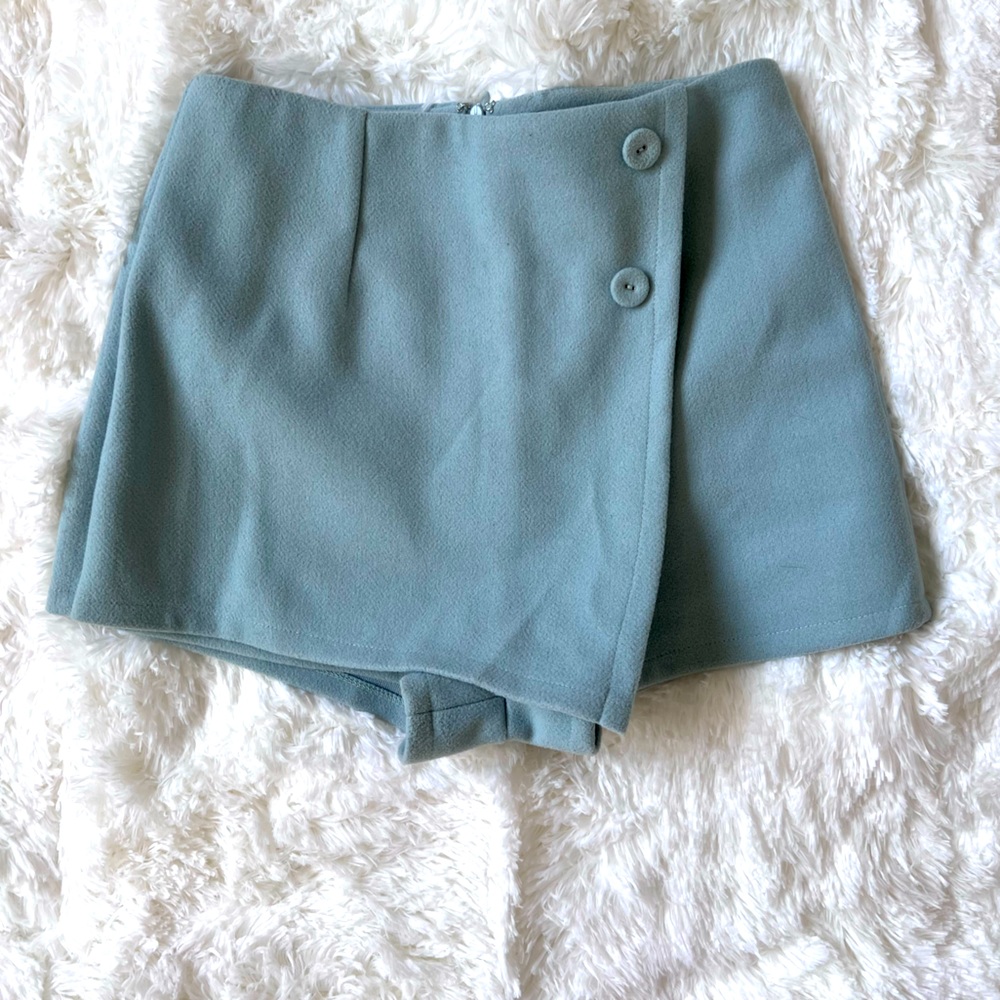 Stylish divider skirt